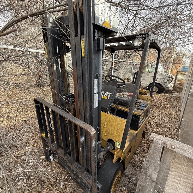 1993 CATERPILLAR T40B