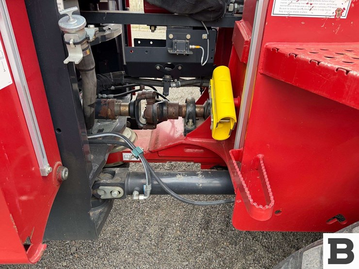 2012-case-ih-600-image-32