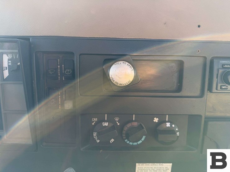 1992-international-4800-image-48