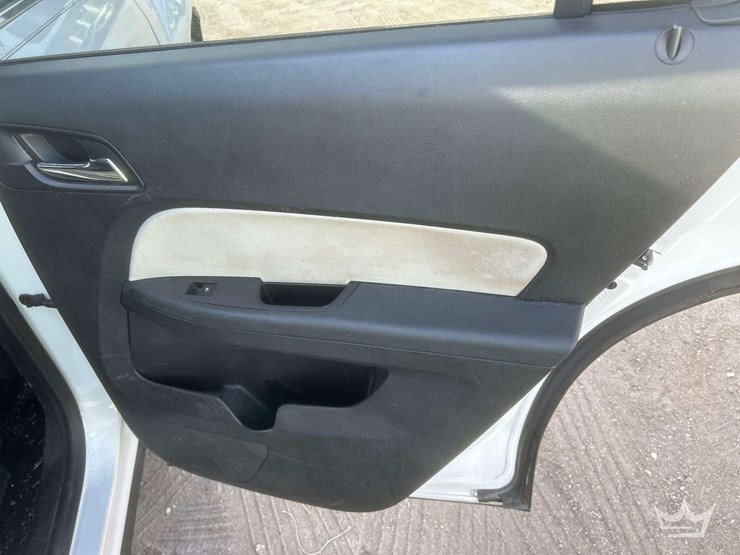 2017-chevrolet-equinox-image-24