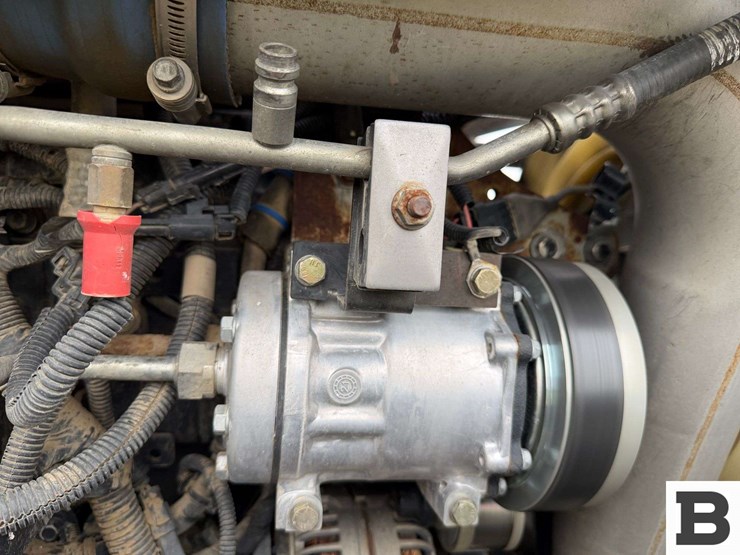 new-holland-t8.330-image-64