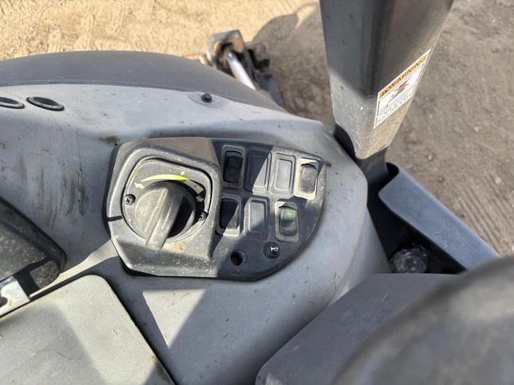 2018-case-580sn-image-16