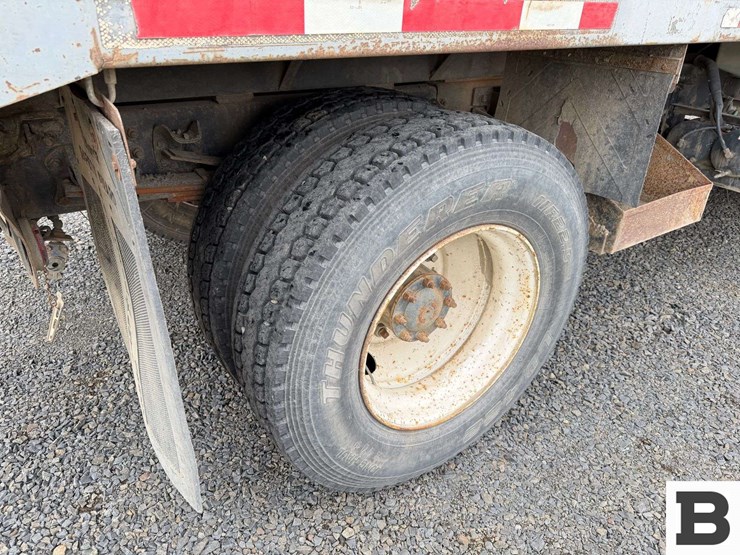 1996-freightliner-fl70-image-20