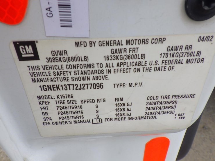 2002-chevrolet-tahoe-image-16