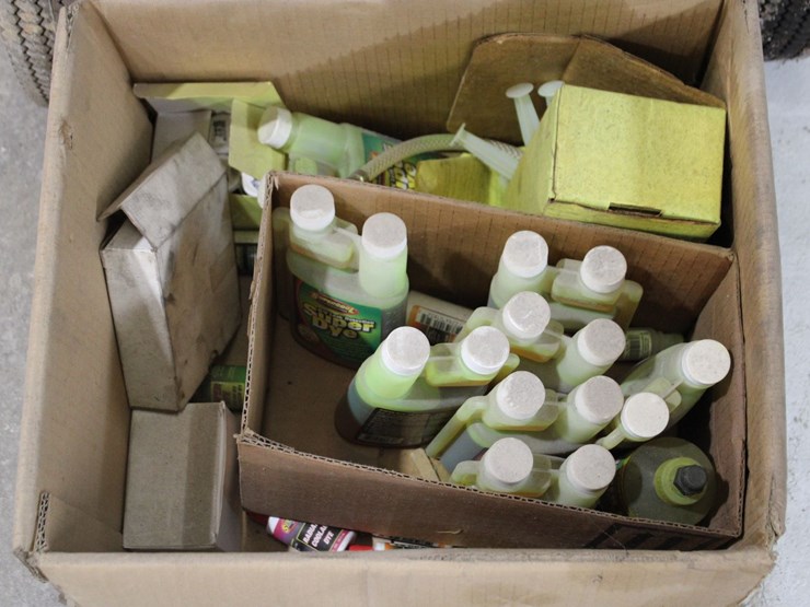 two-robinair-a/c-machines-image-2