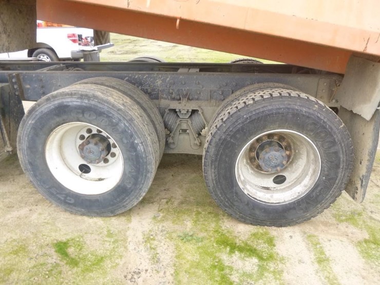 2002-international-2674-image-32