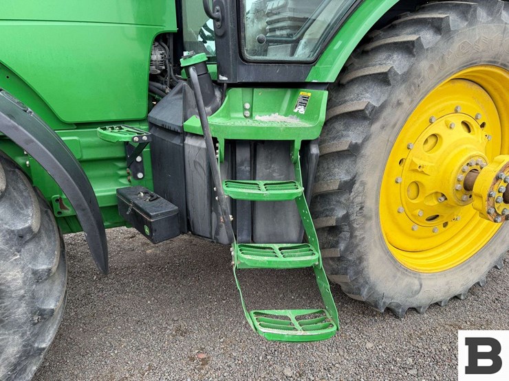 2011-john-deere-8310r-image-22