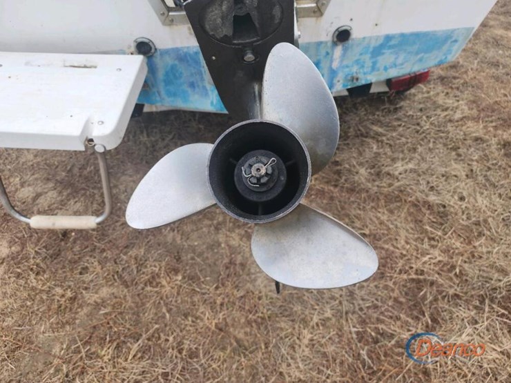 18'-angler-boat-w/-alum.-trailer:-w/-175hp-evinrude-outboard-motor-image-7