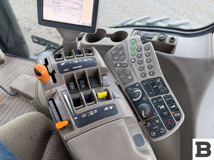 2012-john-deere-8335r-image-97