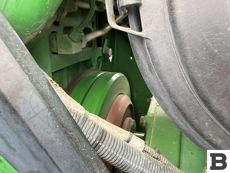 2012-john-deere-8335r-image-86