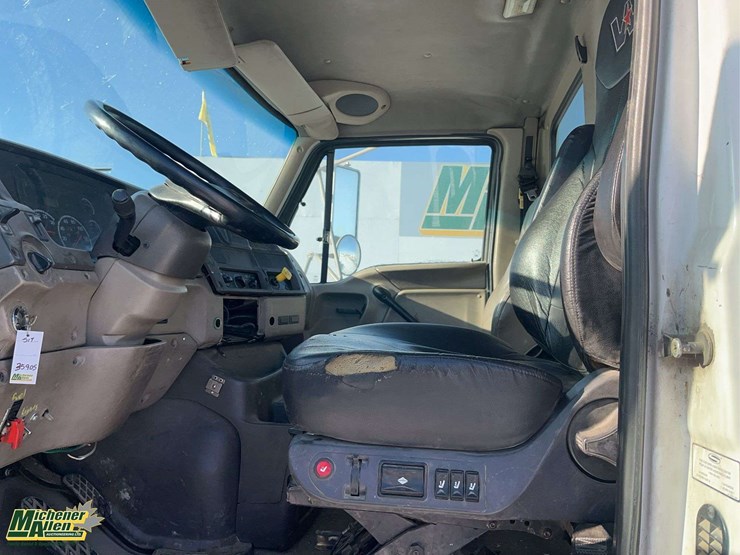 2004-sterling-l7500-image-14