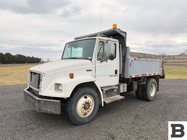 1996-freightliner-fl70-image-1