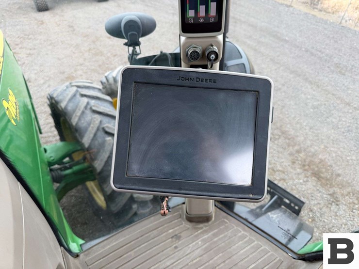 2012-john-deere-8335r-image-96