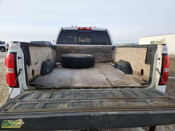 2017-gmc-sierra-3500hd-image-16