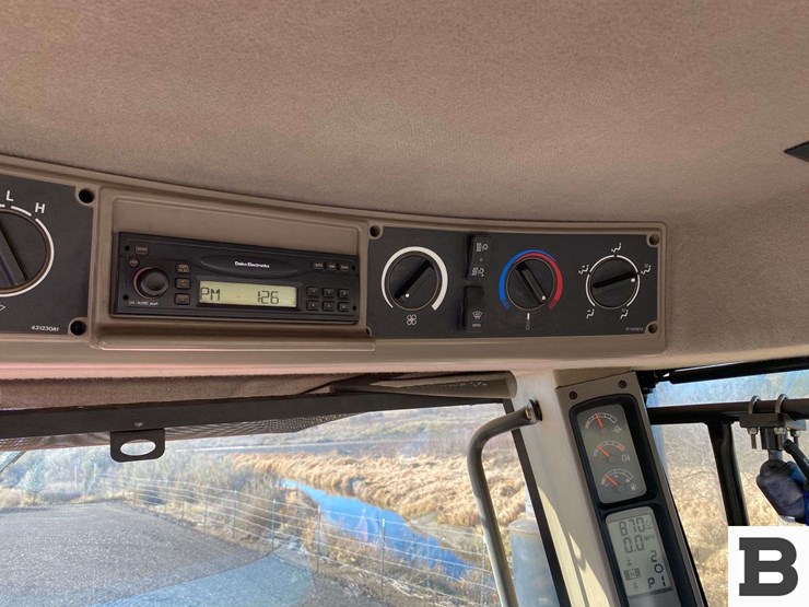 2007-case-ih-480-image-86