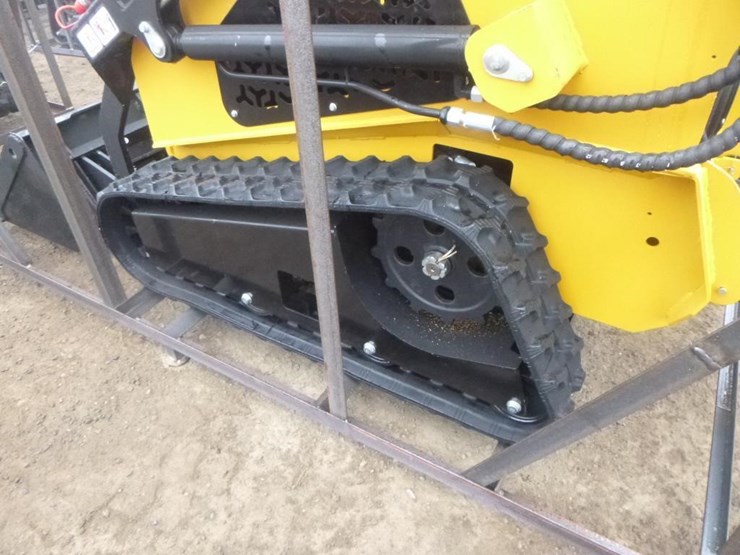 2025-agt-mx-crt23-skid-steer-track-loader-image-18
