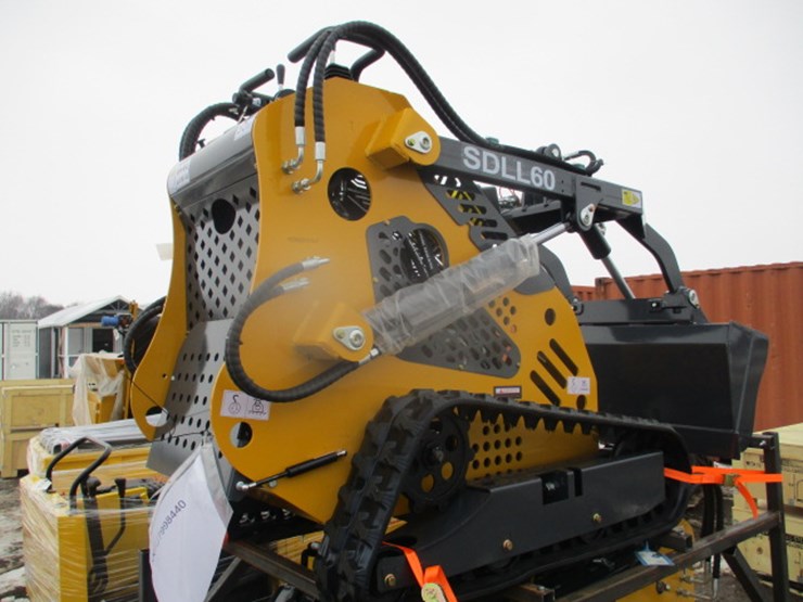 #6987-•-mini-skid-steer-loader-image-2