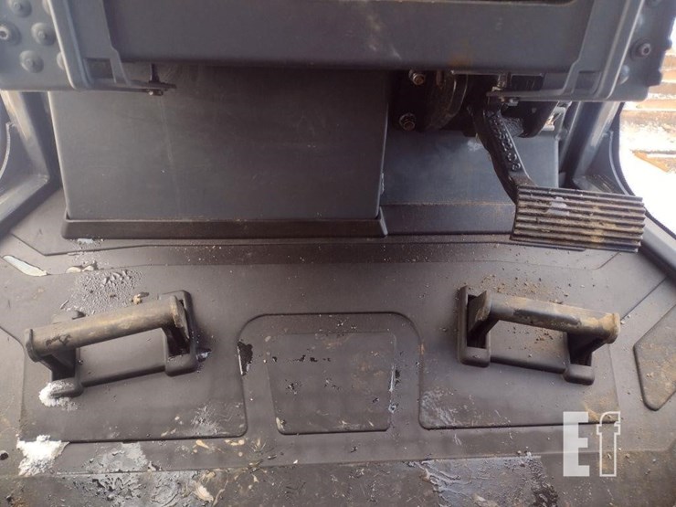 2022-deere-700l-lgp-image-8