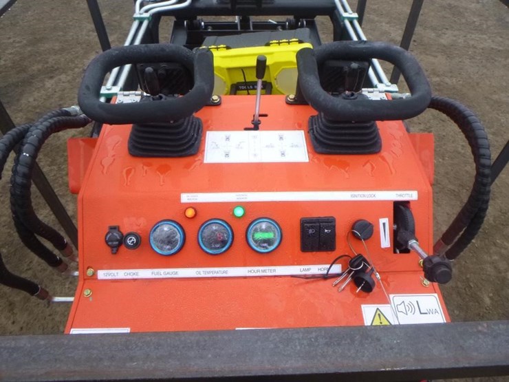 2025-agt-lrt23-skid-steer-track-loader-image-12