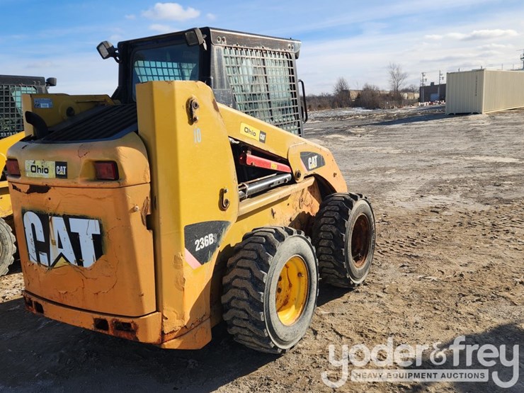 2011-caterpillar-236b3-image-4