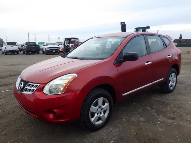 2012-nissan-rogue-image-1