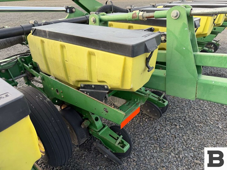 john-deere-1720-image-36