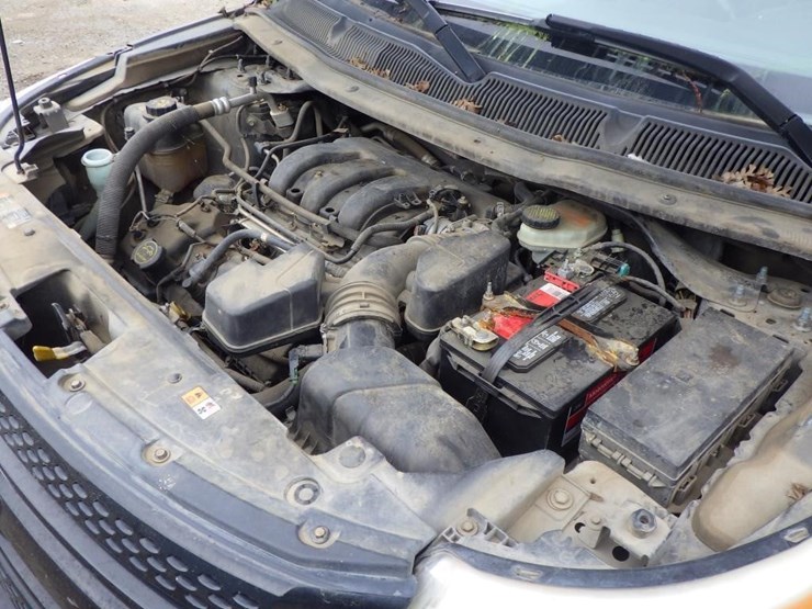 2014-ford-explorer-image-10