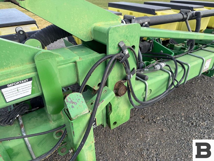 john-deere-1720-image-15