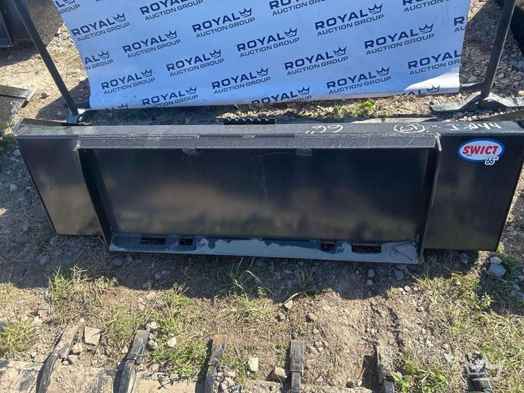 2025-swict-66in.-bucket-skid-steer-attachment-image-2