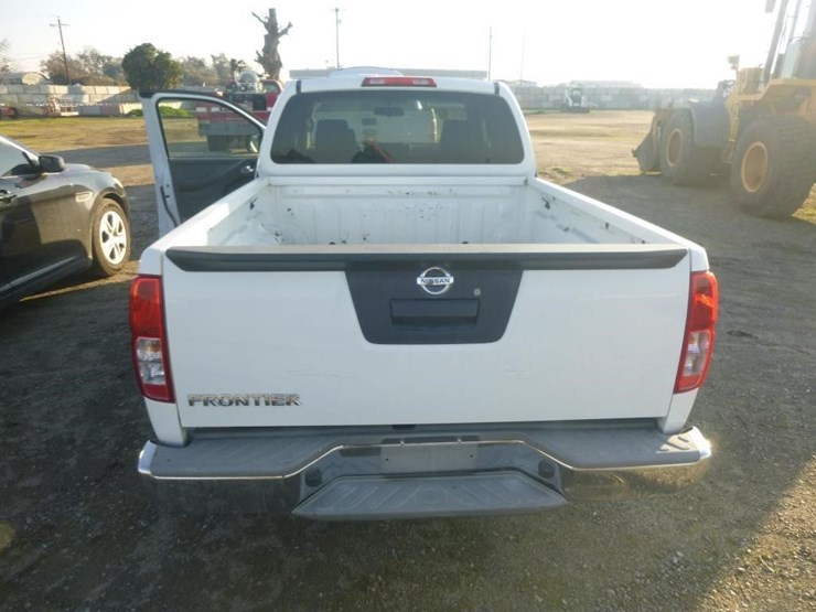 2016-nissan-frontier-image-16