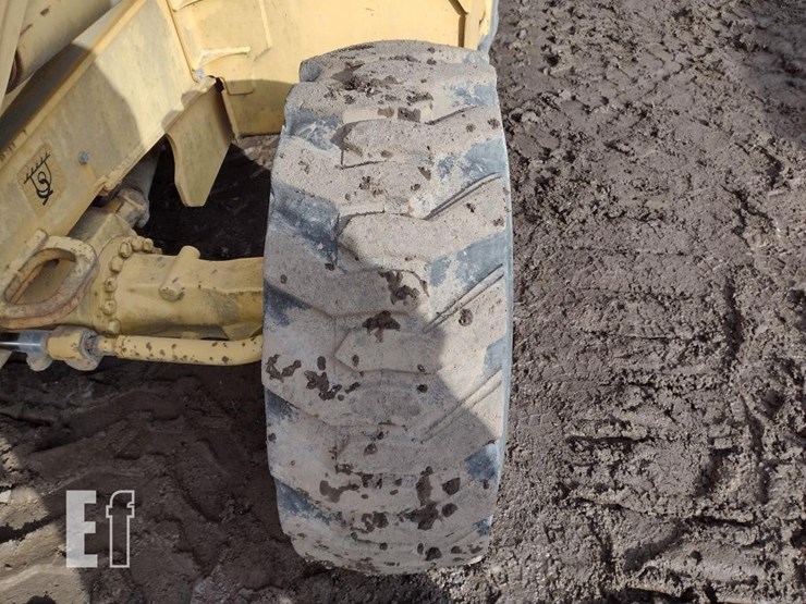 2005-deere-310g-image-20