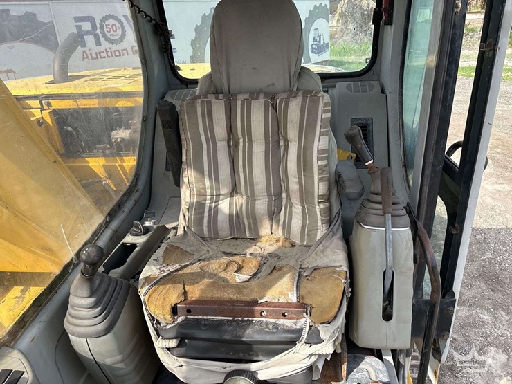 2005-kobelco-135sr-image-9