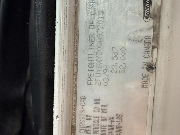 1988-freightliner-flc120-image-31