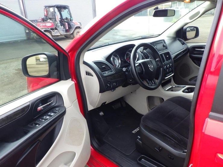 2013-dodge-grand-caravan-image-5