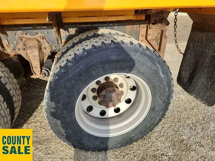 2015-western-star-4700-image-12