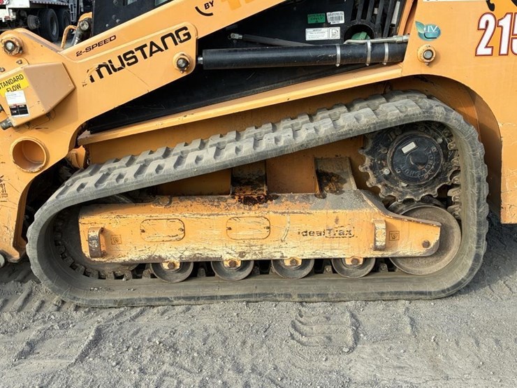 2018-mustang-2150t-skid-steer-track-loader-image-9