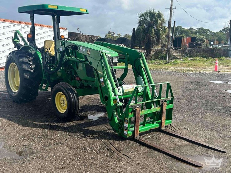 2016-john-deere-5065e-image-2