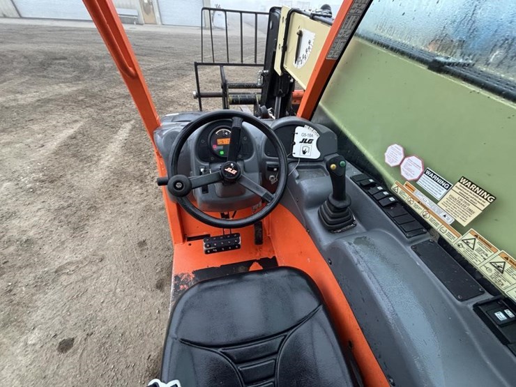 2015-jlg-g5-18a-image-22
