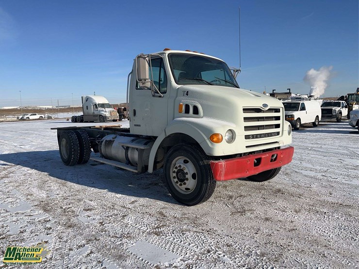 2004-sterling-l7500-image-2