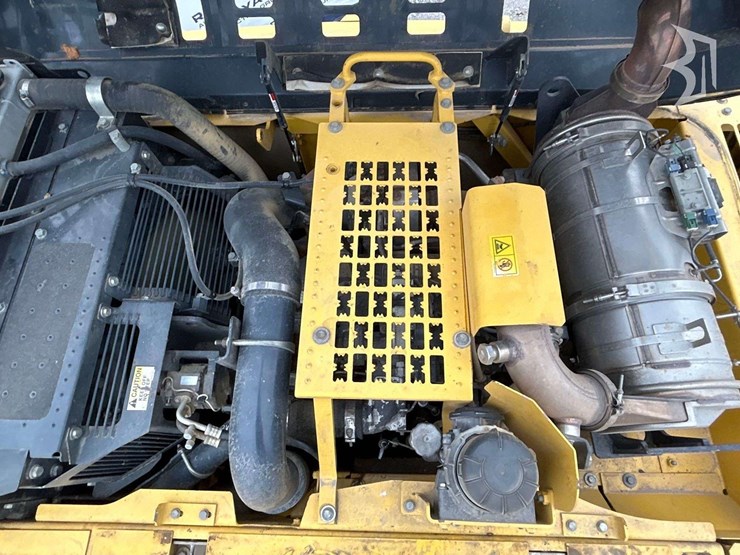 2015-komatsu-pc360-image-10