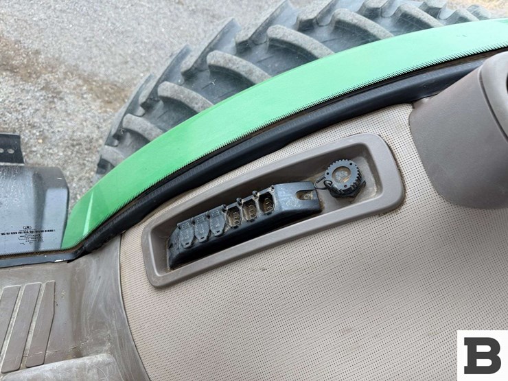 2012-john-deere-8335r-image-95