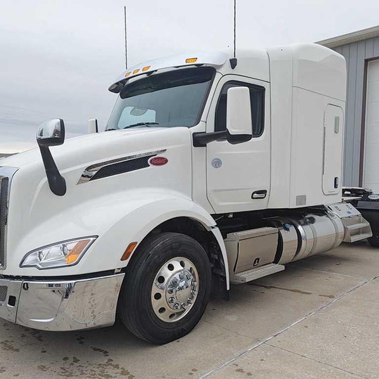 2025 PETERBILT 579