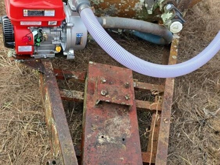 1000-gal-nurse-tank-on-trailer:-new-pump-image-3