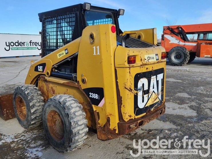 2011-caterpillar-236b3-image-2