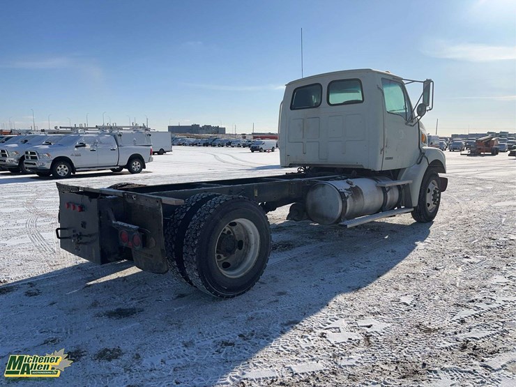 2004-sterling-l7500-image-4