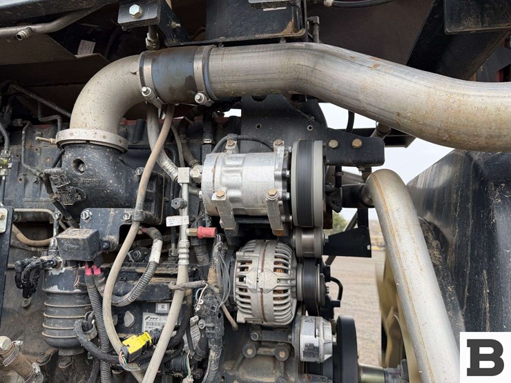 2014-case-ih-steiger-370-rowtrac-image-67