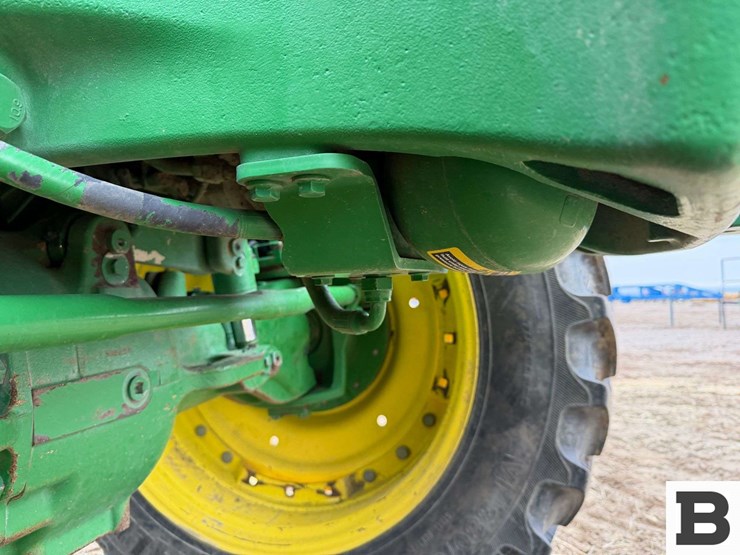 2012-john-deere-7215r-image-48