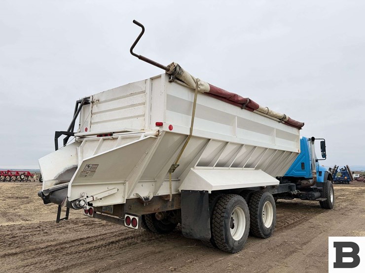 2003-international-7600-image-5