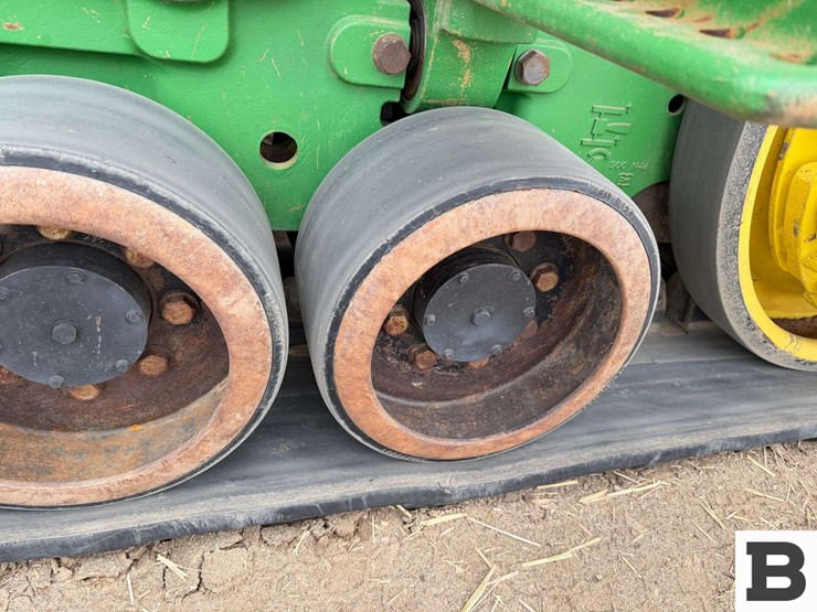 2015-john-deere-8370rt-image-49