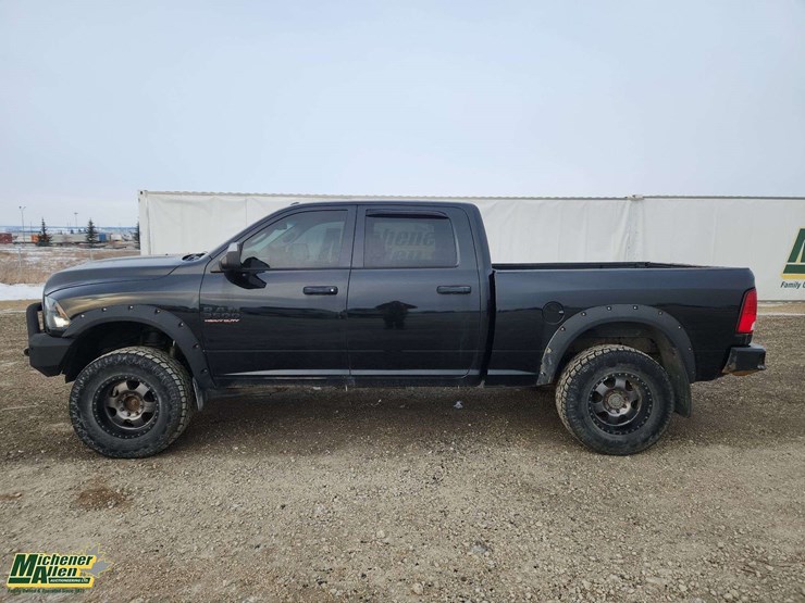 2017-dodge-3500-image-6